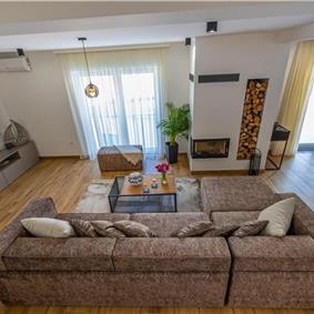 5 bedroom villa with pool near Crikvenica, sleeps 10